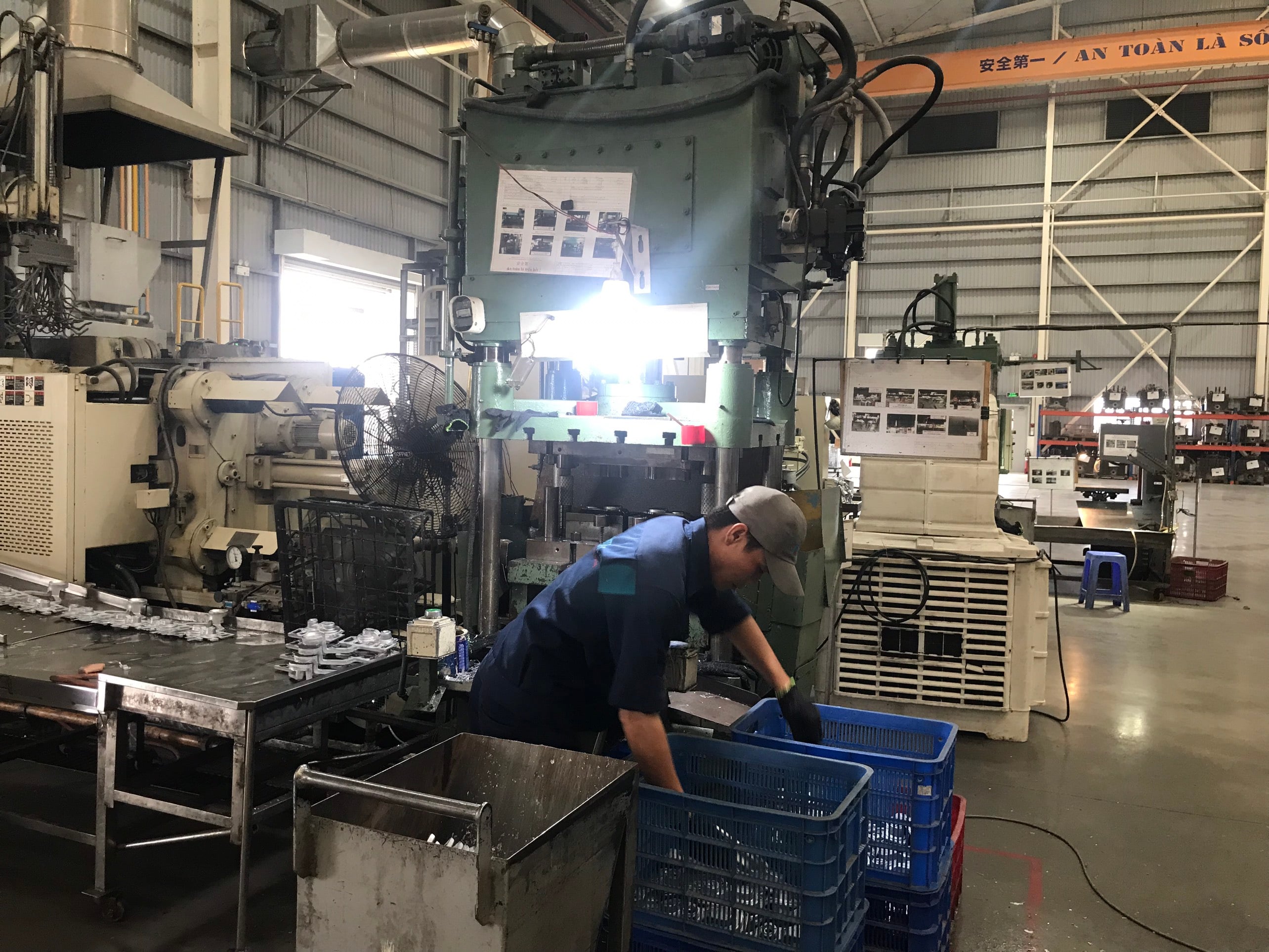 Die casting machine 3